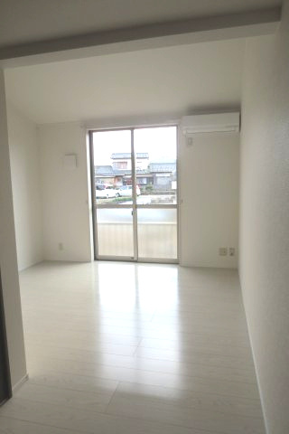 ジェニファー３７【洋室】