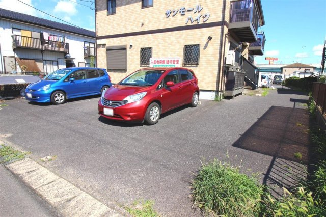 駐車場は敷地内♪