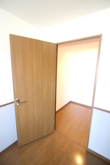 嬉しいウォークインクローゼット付き♪
