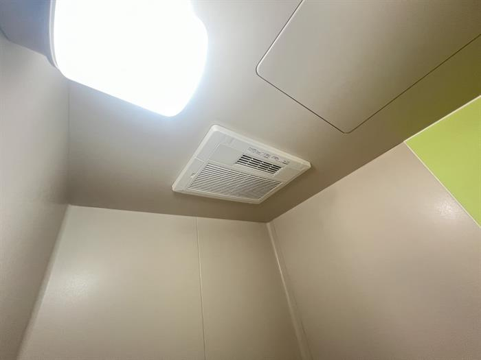浴室乾燥機になります。