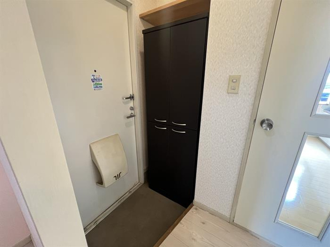 靴箱ついています。