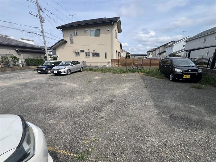 敷地外にも駐車場有！