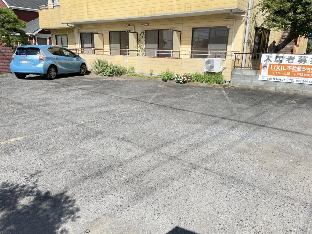 トップ・イーストハイツ【駐車場】