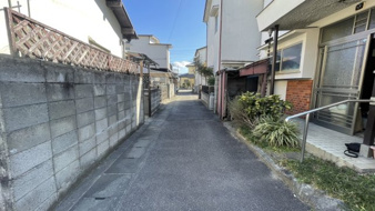 甲府市下飯田3丁目 中古戸建【前面道路含む現地写真】