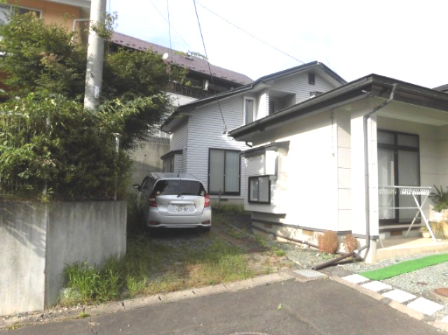 三ツ割３丁目中古住宅【駐車場】