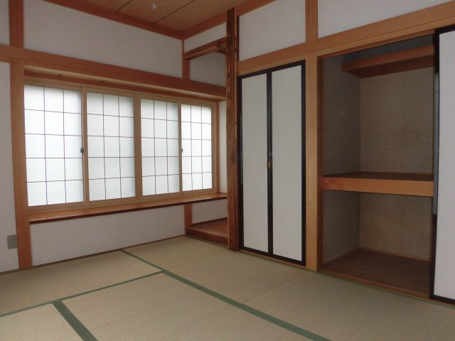 三ツ割３丁目中古住宅【和室】