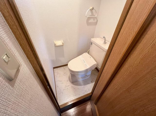 ※原状回復中のため、同タイプの室内写真になります。