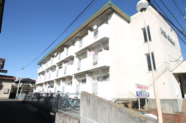 3階建てRCマンションです。