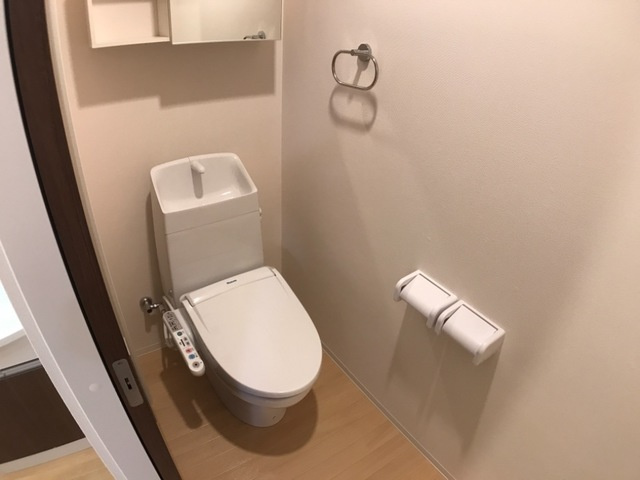 シャワー付トイレ
