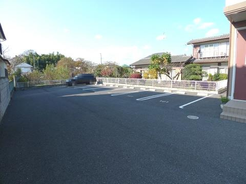 駐車場は2台無料！