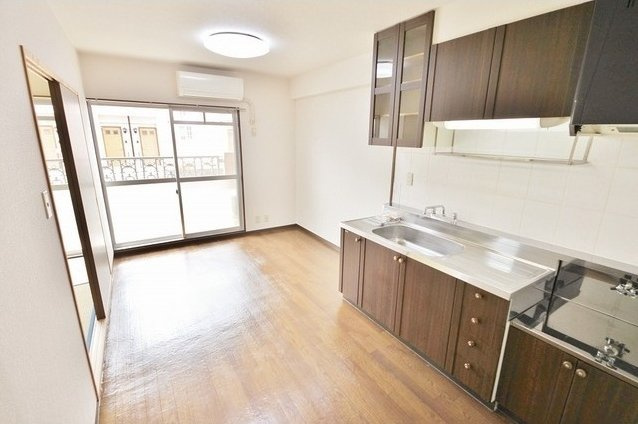 レジデンス・アダージオ【居間・リビング】ﾘﾋﾞﾝｸﾞ