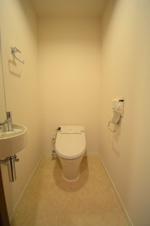 グランドメゾン西大畑【トイレ】タンクレストイレはお掃除がしやすくいつでも清潔に保てます♪