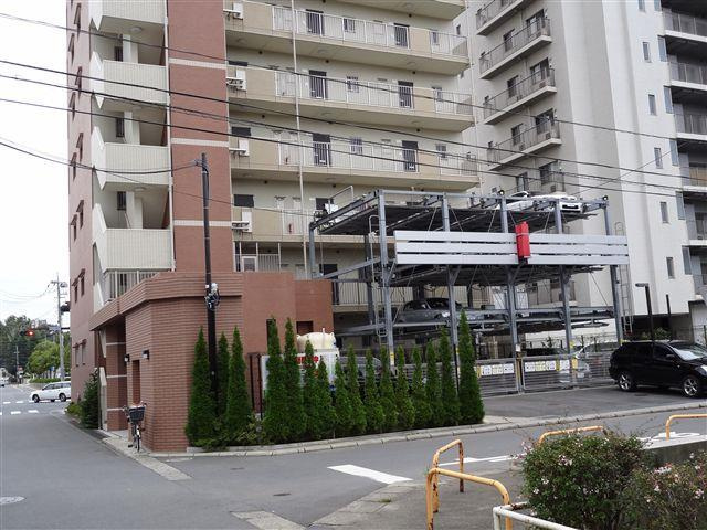 立体駐車場もございます!!
