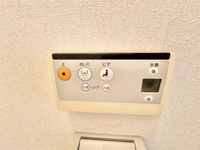 追い焚き給湯付きで、いつでも温かいお風呂に入れます♪