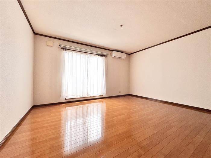 洋室10帖のお部屋です！
