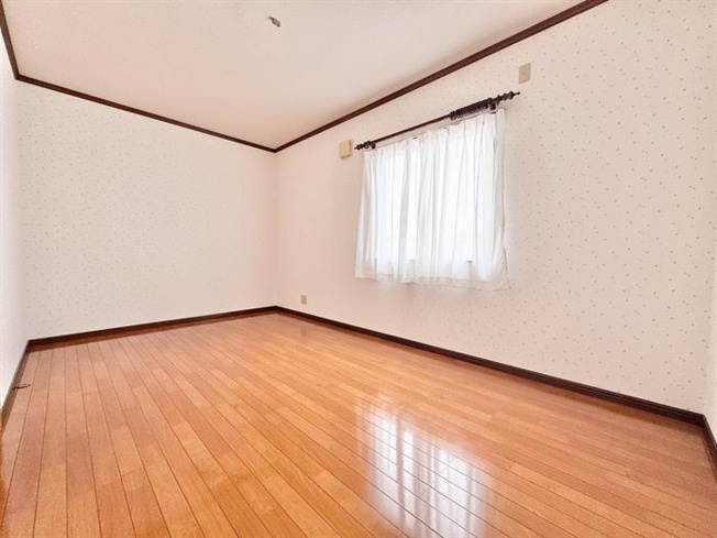 洋室7.5帖のお部屋です！