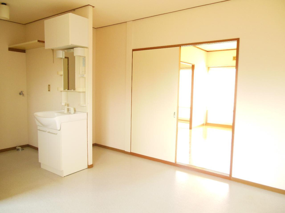 エアコンは１台設備で付いてます！！