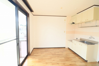 ヴァンベール富沢Ⅱ【洋室】日あたたかい日差しがたっぷり♪