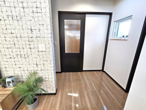 石巻市大手町の中古一戸建【玄関】
