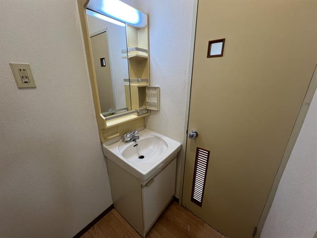 洗面所になります。