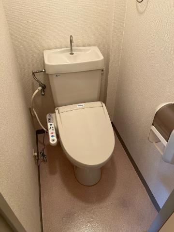 クィーンズコートＢ棟【トイレ】シャワー付トイレ