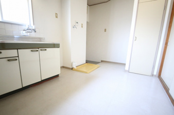 サンハイツ山中【居間・リビング】リビング（3）