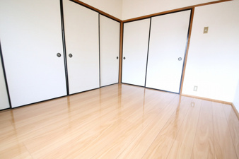 サンハイツ山中【居間・リビング】北側洋室（2）