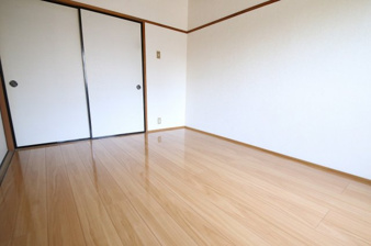 サンハイツ山中【居間・リビング】北側洋室（3）