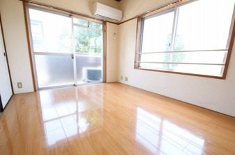 サンハイツ山中【居間・リビング】南側洋室（4）