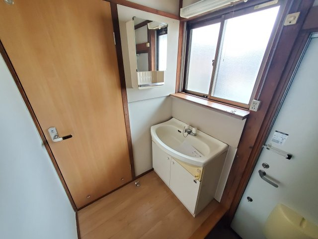 郡司住宅【独立洗面台】