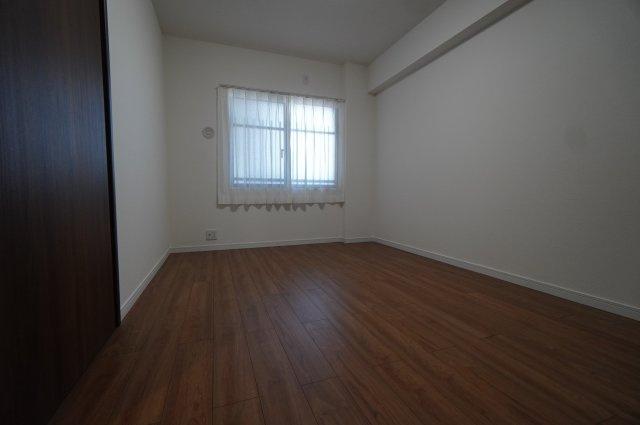 ローヤルシティ川口西【洋室】