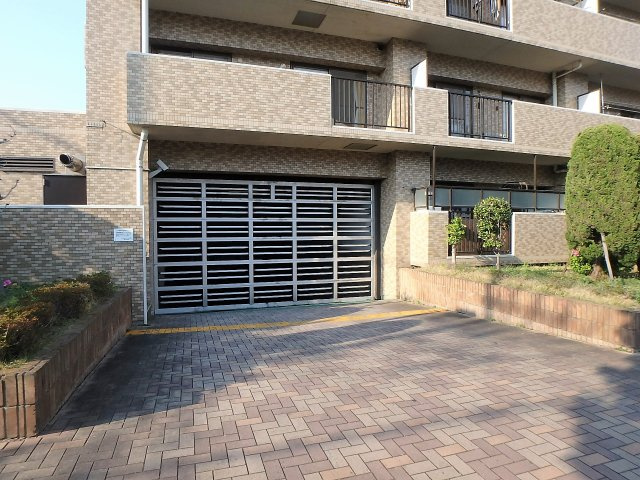 ローヤルシティ川口西【駐車場】