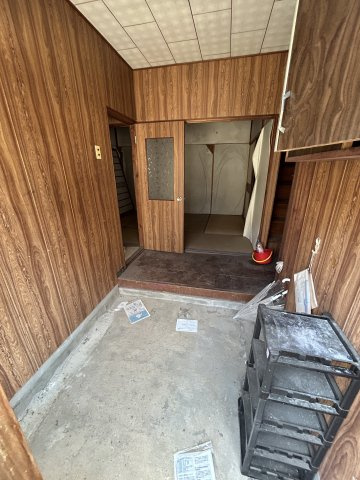 金沢市横山町の中古一戸建【玄関】