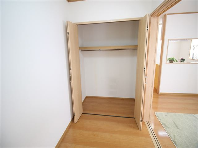 大きな収納付きです