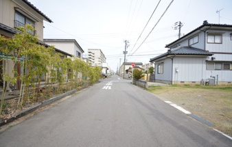 新潟市東区新石山４丁目　土地  【前面道路含む現地写真】こども園、小学校まで徒歩約10分圏内♪