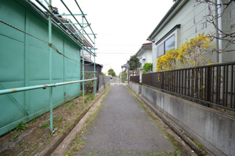 新潟市東区新石山４丁目　土地  【周辺】南東側通路 です（２．８Ｍです）