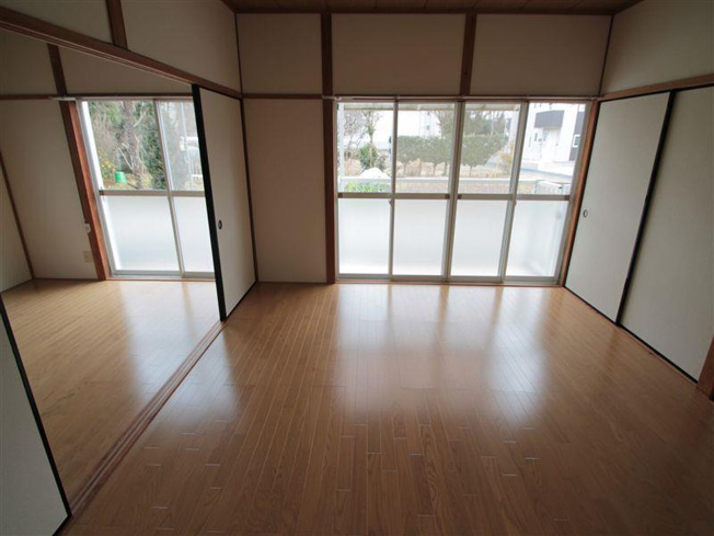 襖をとって広い14帖のワンルームとしても使用できます。