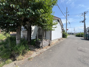 秋田県横手市三枚橋1丁目売地【前面道路含む現地写真】前面道路含む現地写真です