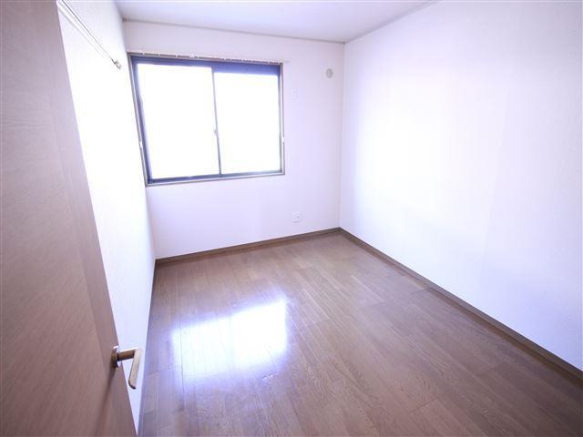 収納付きの洋室です♪