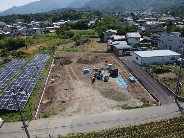 中央市木原　分譲地④【前面道路含む現地写真】