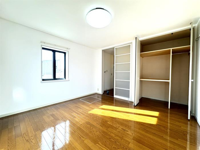 出窓のある角部屋です