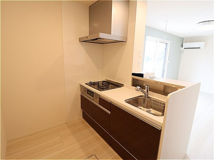 Ｄ－ｒｏｏｍ御茶園【キッチン】対面システムキッチン（ガスコンロ付）