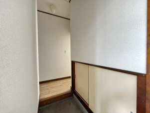 盛岡市松園２丁目のアパート【玄関】
