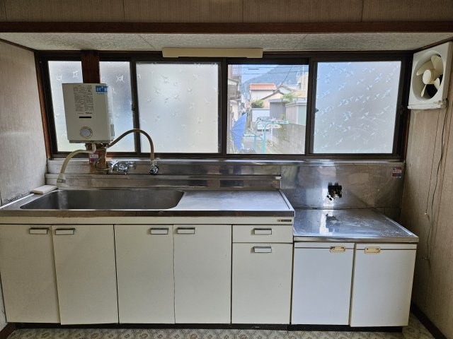 鳥取市本町5丁目中古戸建て【キッチン】