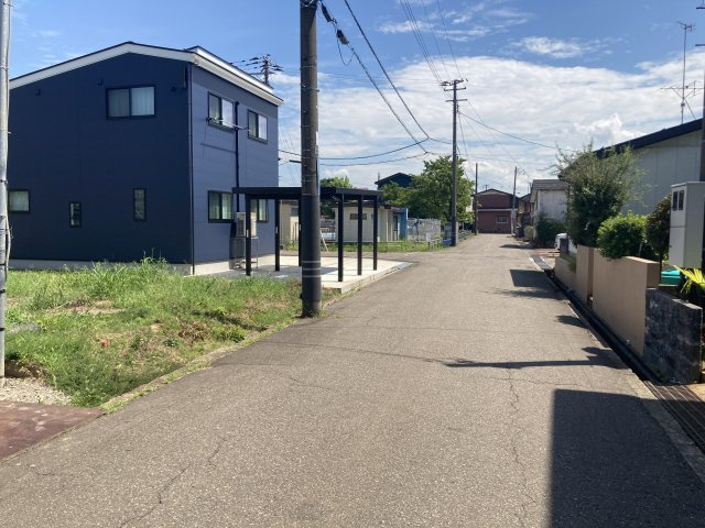 上越市北城町３丁目の売地【前面道路含む現地写真】●前面道路・上越市除雪道♪♪