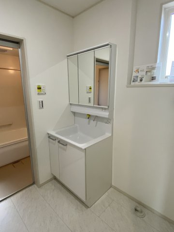 恵那市岩村町の中古一戸建【洗面所】1F洗面