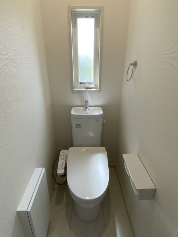 恵那市岩村町の中古一戸建【トイレ】2Fトイレ