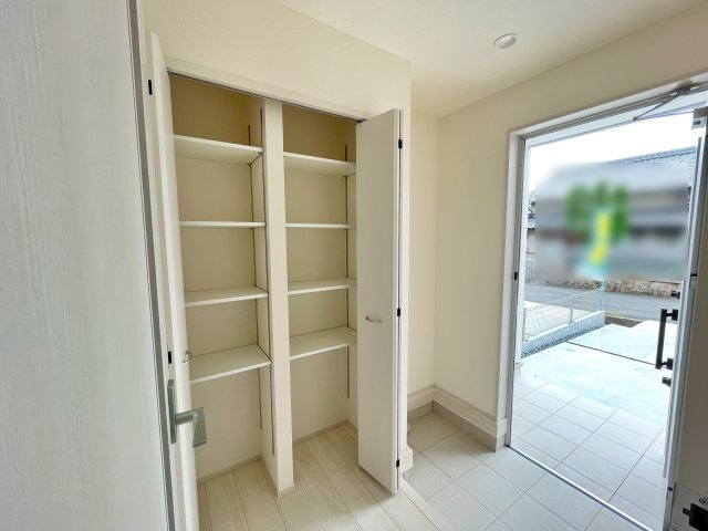 新築戸建　リーブルガーデン千代川町小林植田【玄関】玄関収納