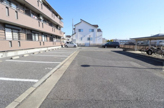 アークトゥルスＥＡＳＴ【駐車場】駐車場