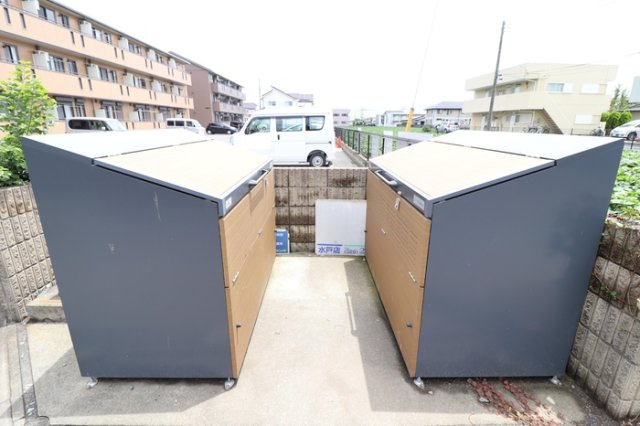 アークトゥルスＥＡＳＴゴミストッカー